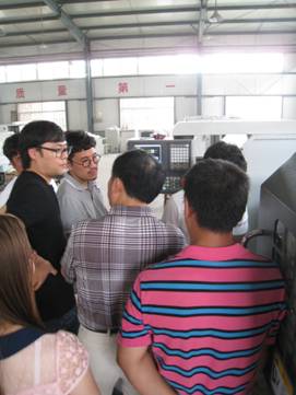 韓國(guó)客戶來(lái)公司考察，簽訂采購(gòu)合同